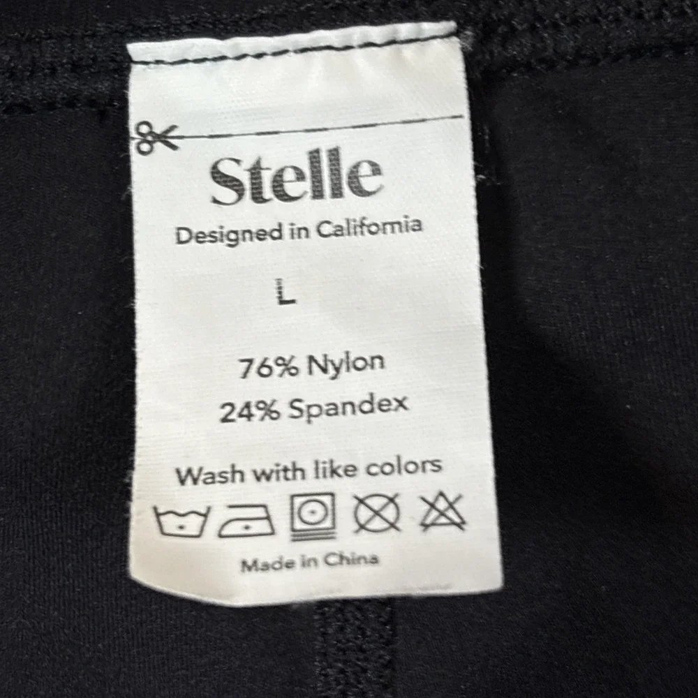 Women's Black Flare Legged‎ Active Yoga Pants - Black - Pockets - Large